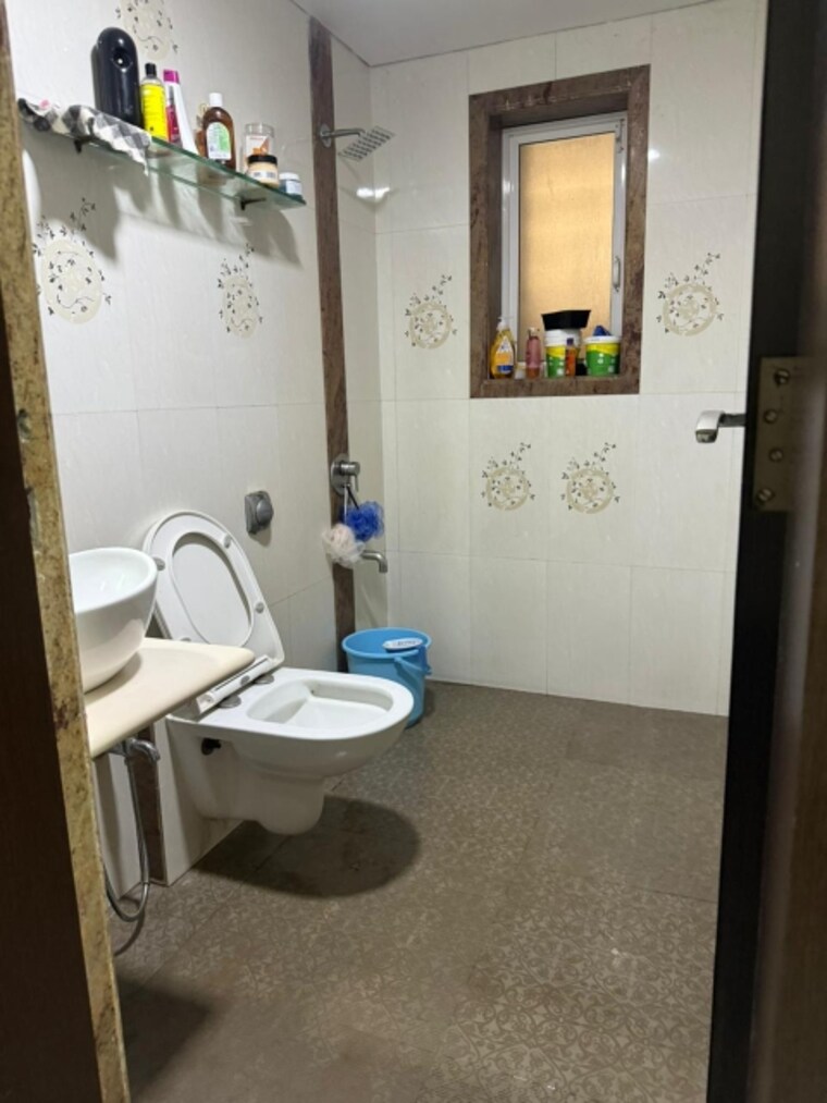Bathroom, marathon-omega 3 Bedroom 1200 Sq.Ft. Apartment In Lower Parel Mumbai 9638948
