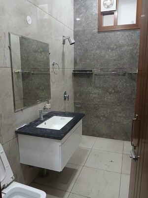 Bathroom in 2.5 BHK Builder Floor at Sector 9 – for Rent