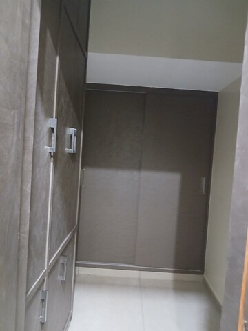 Room in 2.5 BHK Builder Floor at Sector 9 – for Rent