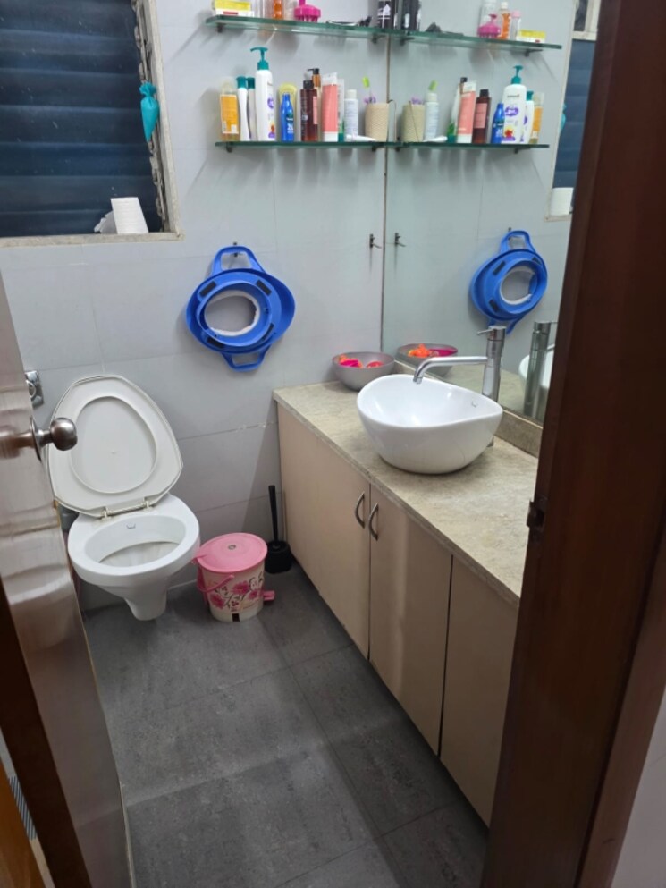 Bathroom, celestia-spaces 3 Bedroom 1050 Sq.Ft. Apartment In Parel Mumbai 9638951