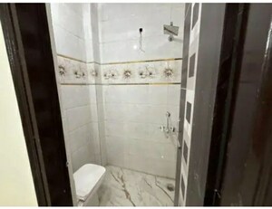 Bathroom in 2.5 BHK Builder Floor at Ramesh Nagar – for Rent