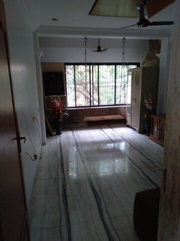 Bedroom in 2 BHK Apartment at Vaibhav Apartment Prabhadevi, Prabhadevi – for Rent