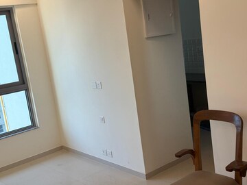 Room in 2 BHK Apartment at Kalpataru Immensa, Kolshet Road – for Rent