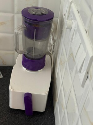 Bathroom in 2 BHK Apartment at Kalpataru Immensa, Kolshet Road – for Rent