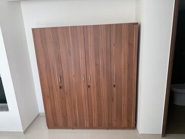 Furnished Amenities in 2 BHK Apartment at Kalpataru Immensa, Kolshet Road – for Rent