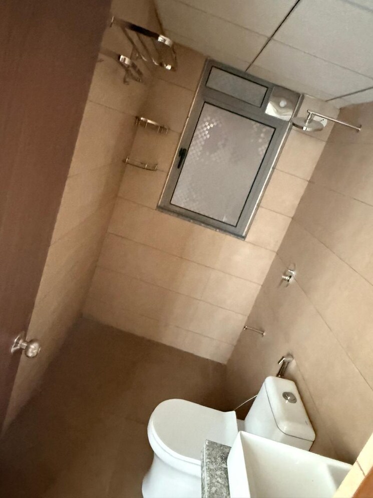 Bathroom, kalpataru-immensa 2 Bedroom 637 Sq.Ft. Apartment In Kolshet Road Thane 9638961