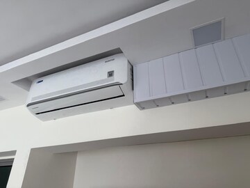 Furnished Amenities in 2 BHK Apartment at Kalpataru Immensa, Kolshet Road – for Rent