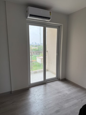 Room in 2 BHK Apartment at Hero Homes Gurgaon, Sector 104 – for Rent