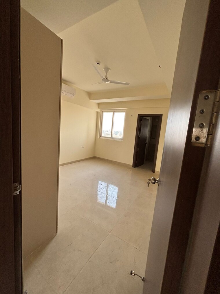 Bathroom, ats-triumph 4 Bedroom 3150 Sq.Ft. Apartment In Dhanwapur Gurgaon 9638978