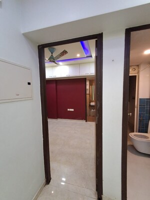 Room in 1 BHK Apartment at Lodha Amara, Kolshet Road – for Rent