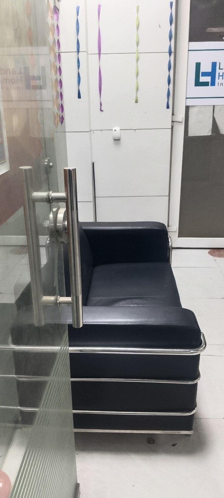 undefined, subhash nagar Commercial Office Space 2000 Sq.Ft. In Subhash Nagar Delhi 9639010