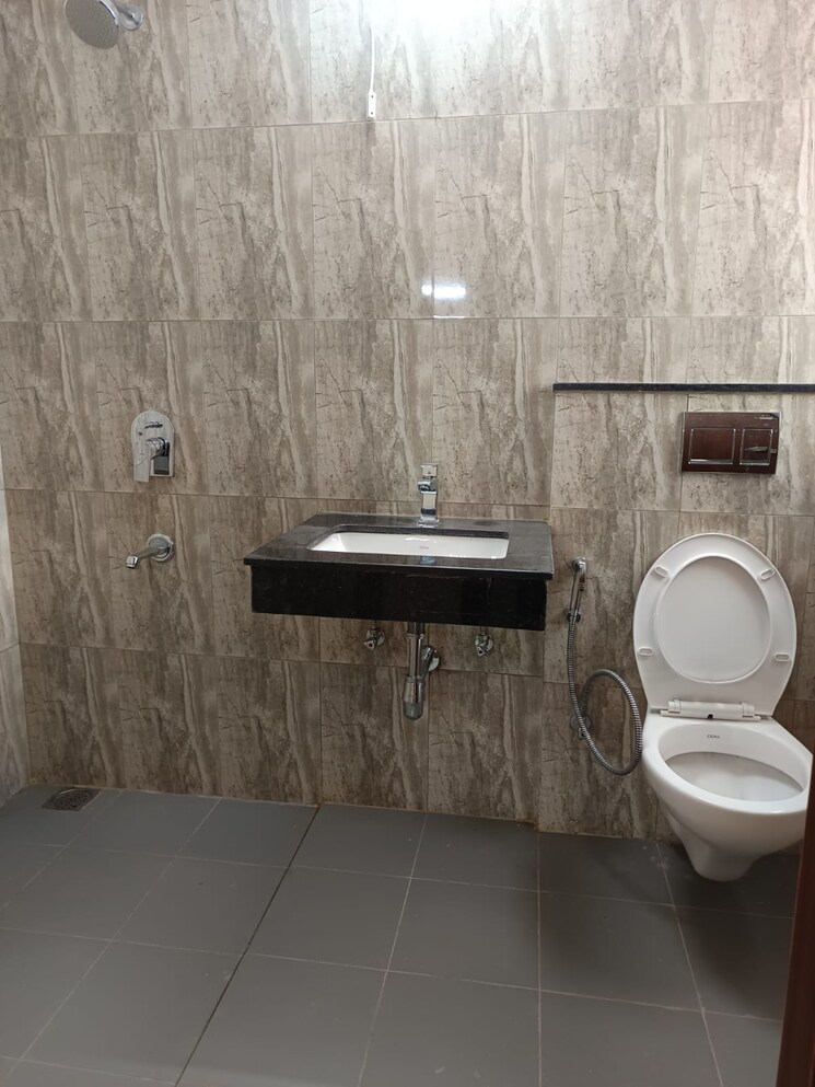 Bathroom, shapoorji-pallonji-joyville-gurgaon 2 Bedroom 1215 Sq.Ft. Apartment In Sector 102a Gurgaon 9639008