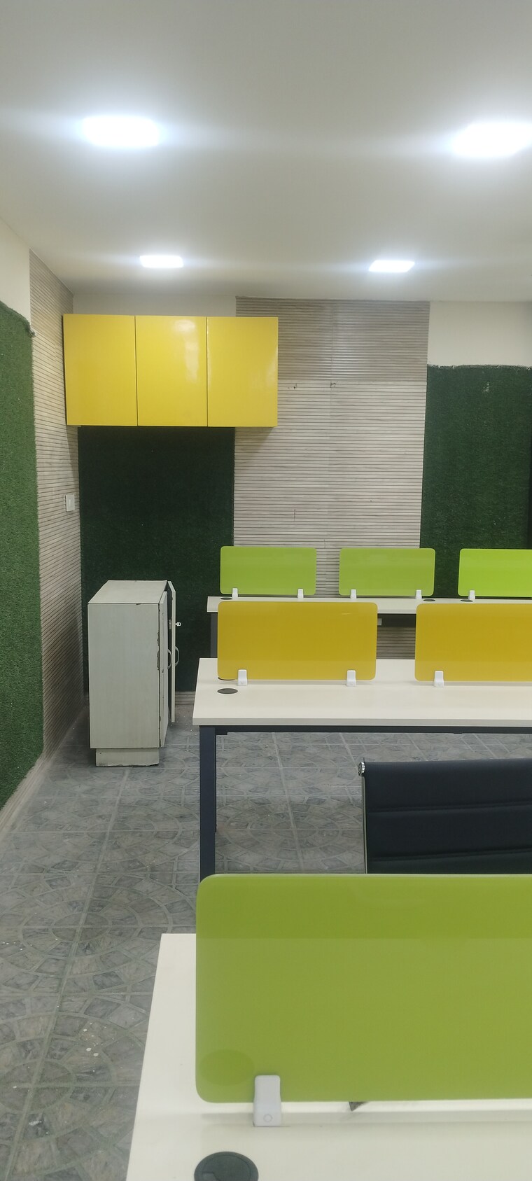 Team Area, janakpuri Commercial Office Space 1800 Sq.Ft. In Janakpuri Delhi 9639015