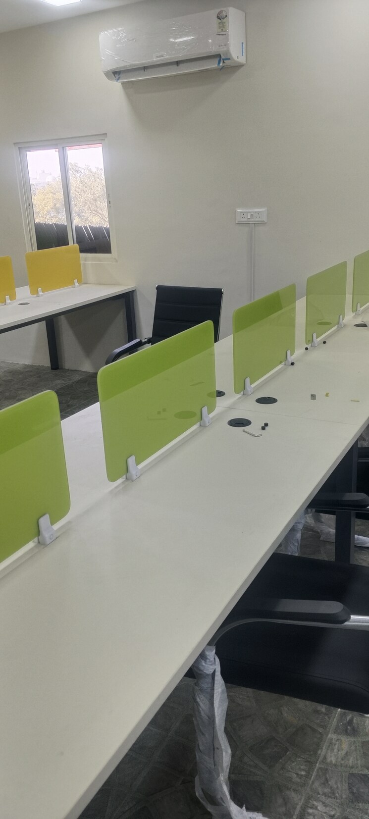 Team Area, janakpuri Commercial Office Space 1800 Sq.Ft. In Janakpuri Delhi 9639015