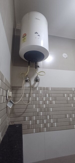 Bathroom in 1 BHK Apartment at Sector 14 Dwarka – for Rent