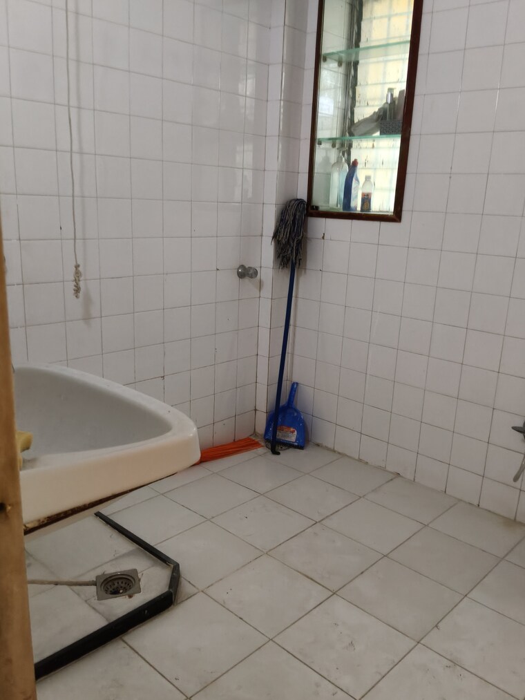Bathroom, sagar-chs-kurla-west 1 Bedroom 650 Sq.Ft. Apartment In Kurla West Mumbai 9639025