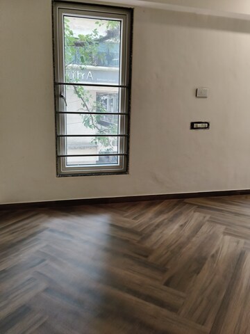 Room in 2 BHK Apartment at Gurukrupa Ugam, Ghatkopar East – for Rent