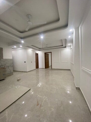 Building Lobby in 2 BHK Builder Floor at Palam Vihar Extension – for Rent