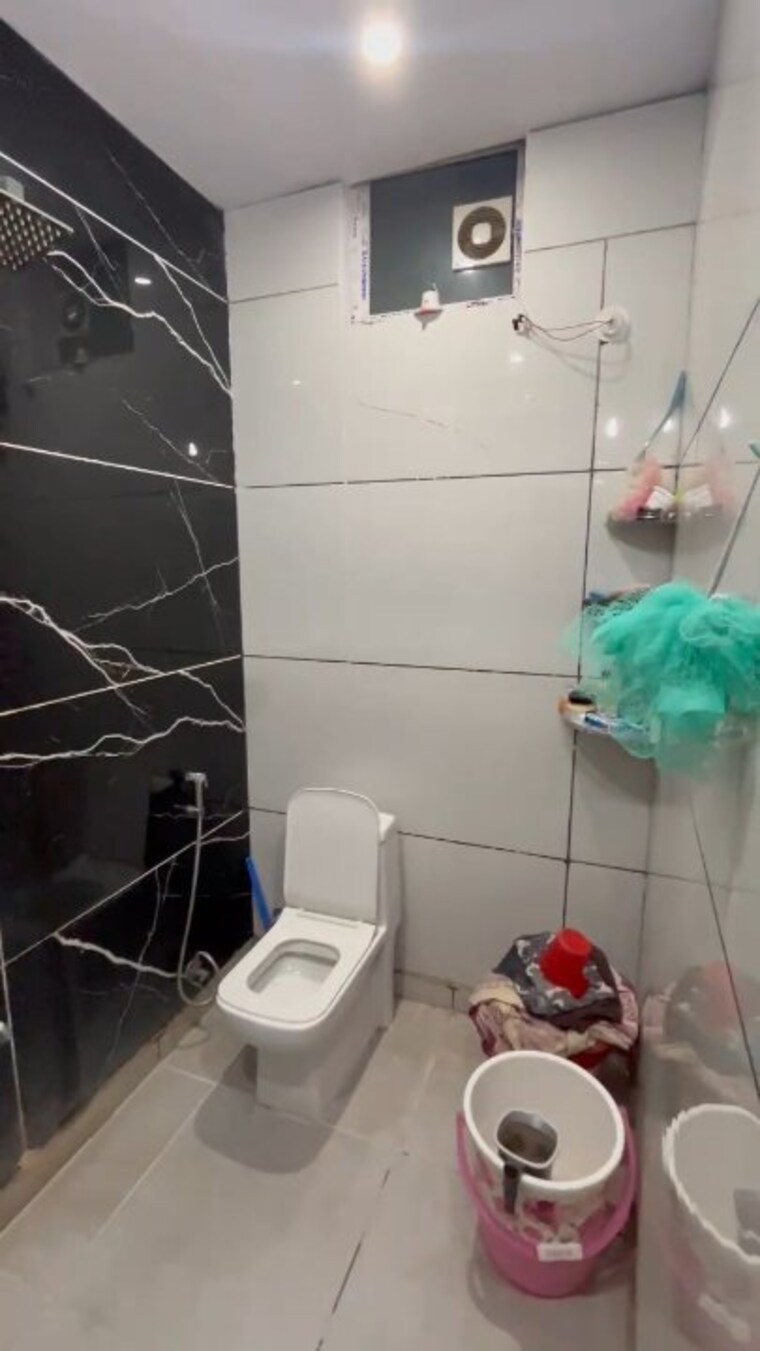 Bathroom, aam bag 1 Bedroom 500 Sq.Ft. Apartment In Aam Bag Rishikesh 9639052