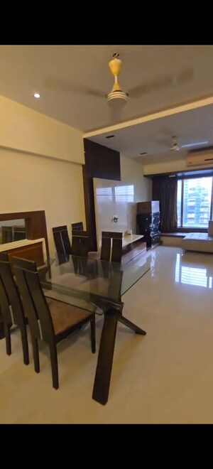 Team Area in 2 BHK Apartment at Juhu Versova Link Road – for Rent