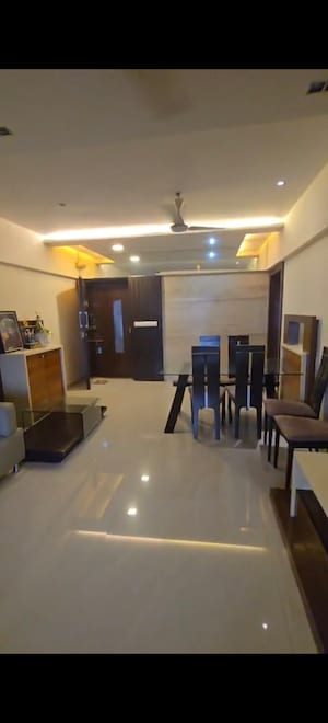 Team Area in 2 BHK Apartment at Juhu Versova Link Road – for Rent