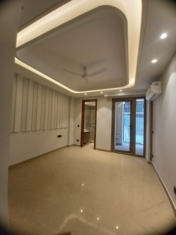 Master Bedroom in 3 BHK Builder Floor at Kalkaji – for Rent