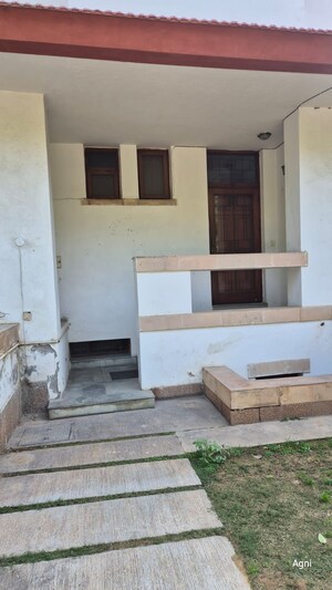 4 BHK Villa – Exterior View View at RWA Residential Society Sector 46, Sector 46 - for Rent