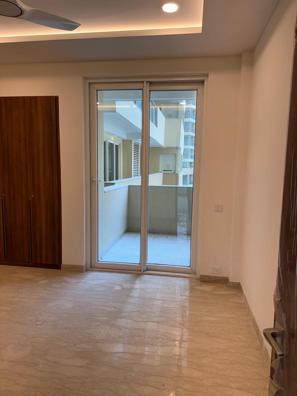 3 BHK + Servant Room Apartment For Rent in Ambience Creacions