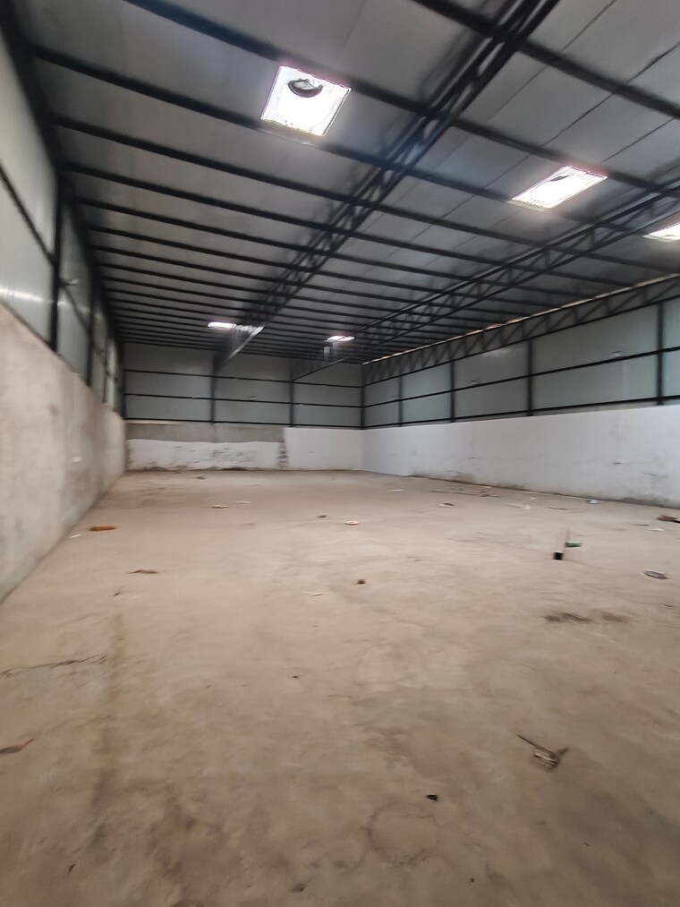  Parking, vm-tower Commercial Warehouse 7500 Sq.Ft. In Sector 18 Gurgaon 9639112