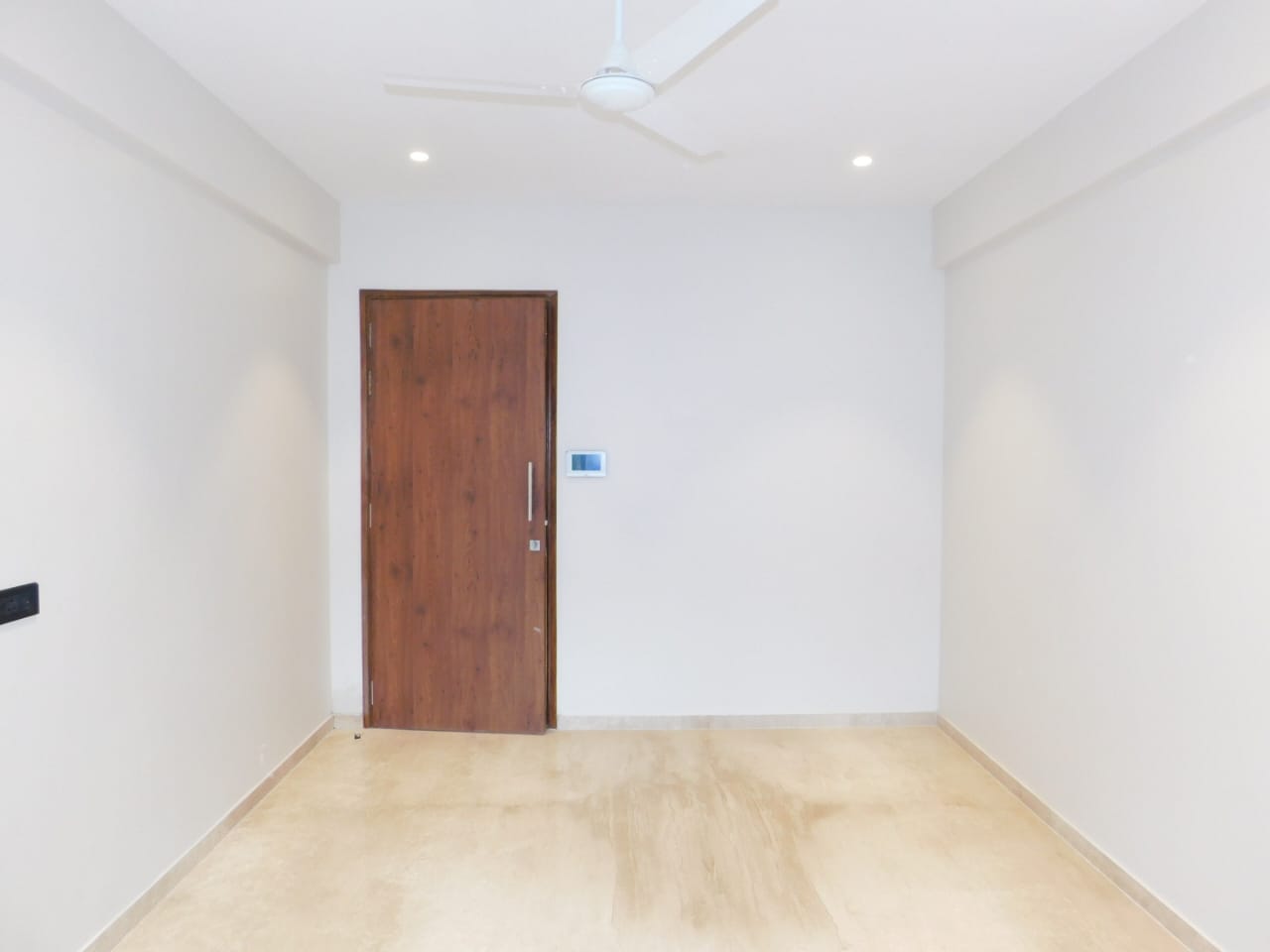 2 BHK + Extra Room Apartment For Rent in Adani Ten BKC