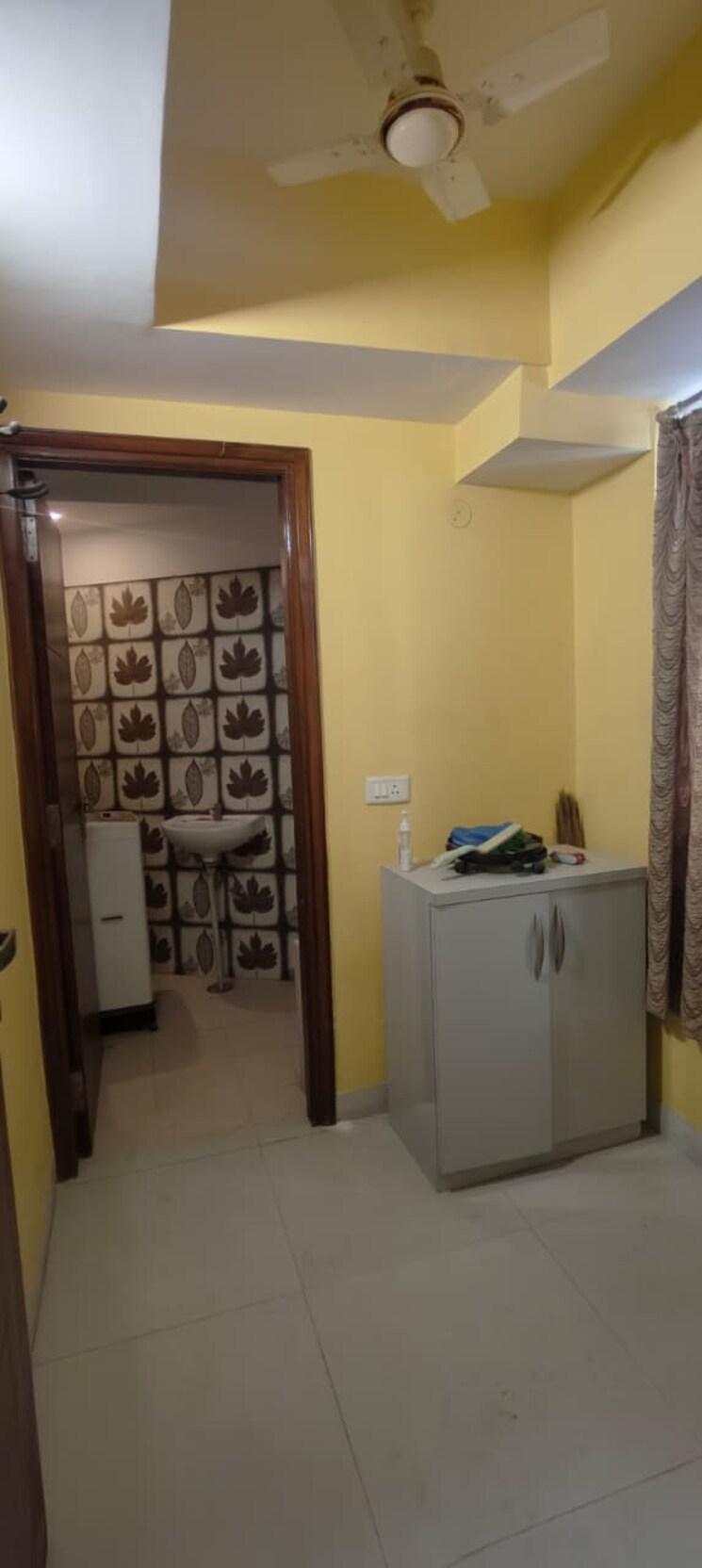 Room, siddharth nagar 3 Bedroom 1600 Sq.Ft. Apartment In Siddharth Nagar Jaipur 9639182