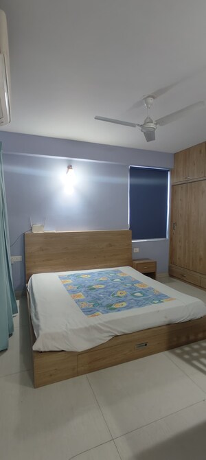 Bedroom in 3 BHK Apartment at Siddharth Nagar – for Rent