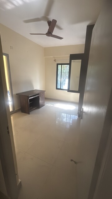 Room in 2 BHK Apartment at Ahad Silver Heights, Somasundarapalya – for Rent