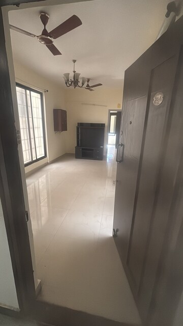 Room in 2 BHK Apartment at Ahad Silver Heights, Somasundarapalya – for Rent