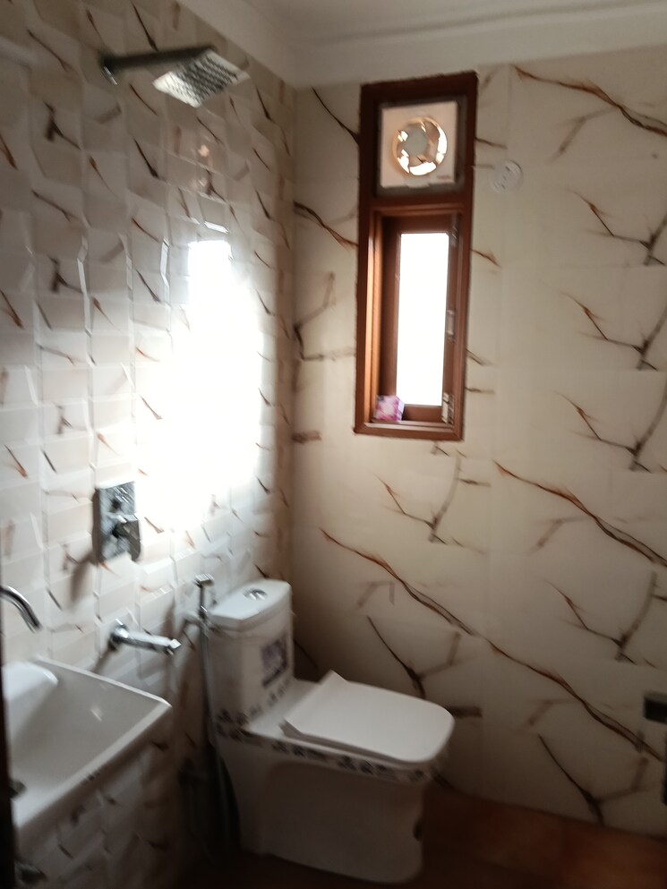 Bathroom, ignou road 1 RK 300 Sq.Ft. Builder Floor In Ignou Road Delhi 9639191