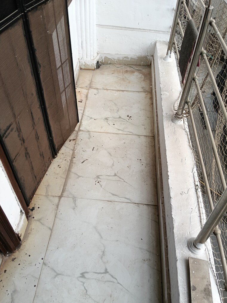 Balcony, ignou road 1 RK 300 Sq.Ft. Builder Floor In Ignou Road Delhi 9639191