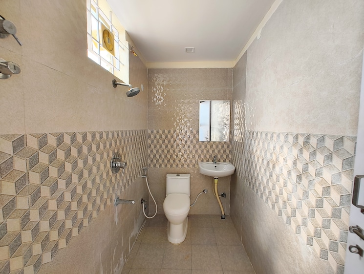 Bathroom, shree-lakshmi-grand 2 Bedroom 1300 Sq.Ft. Builder Floor In Koramangala Bangalore 9639196