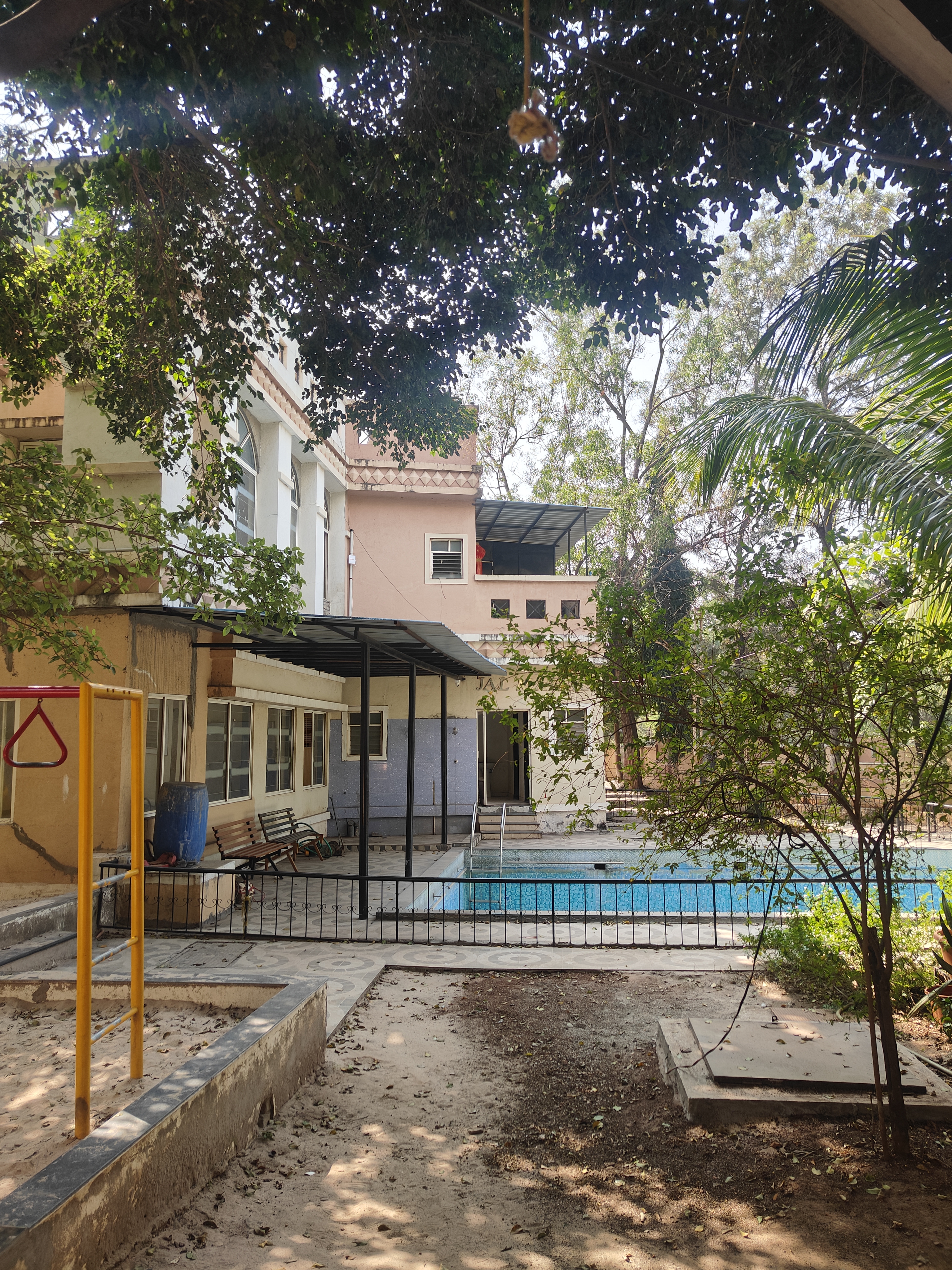 1.5 BHK + Extra Room 800 Sq.Ft. Apartment in Lakshadeep Palace