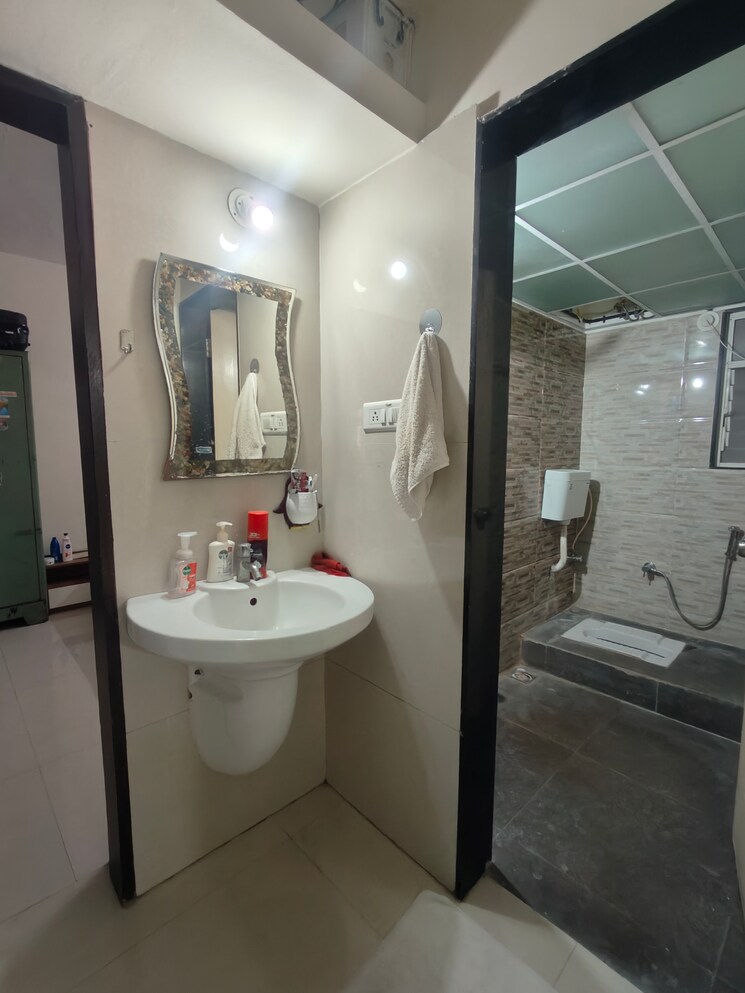 Bathroom, sukhwani-palm-breeze 2 Bedroom 820 Sq.Ft. Apartment In Pimple Saudagar Pune 9639203