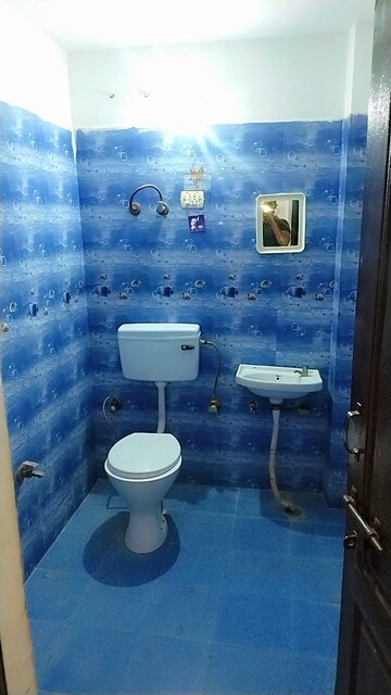 Bathroom in 1 BHK Builder Floor at Neb Sarai – for Rent