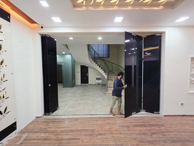  Parking, jubilee hills 5 Bedroom 10000 Sq.Ft. Independent House In Jubilee Hills Hyderabad 9639209