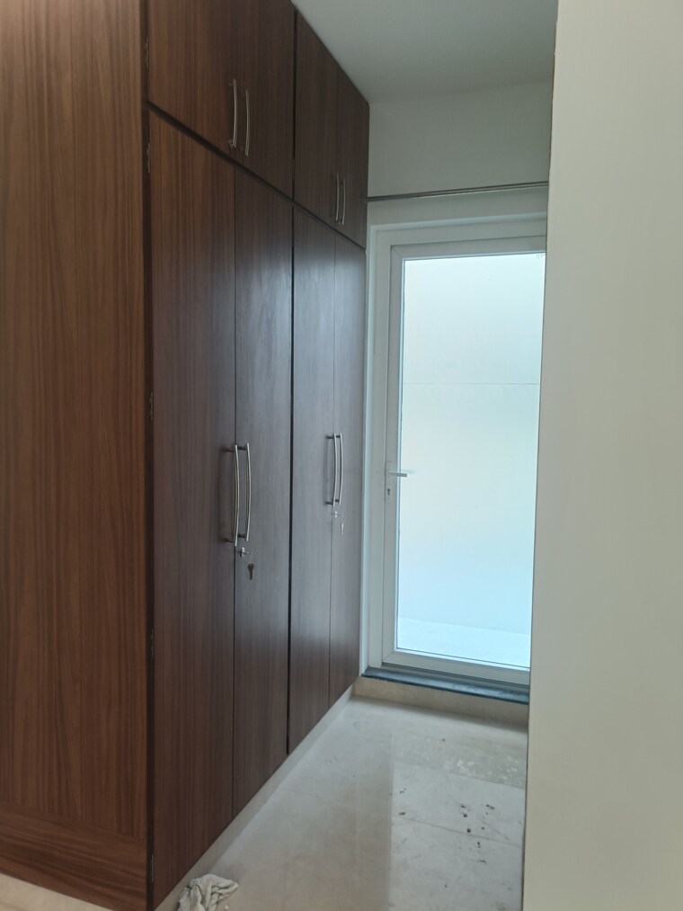 Room, sector 52 3 Bedroom 2300 Sq.Ft. Builder Floor In Sector 52 Gurgaon 9639240