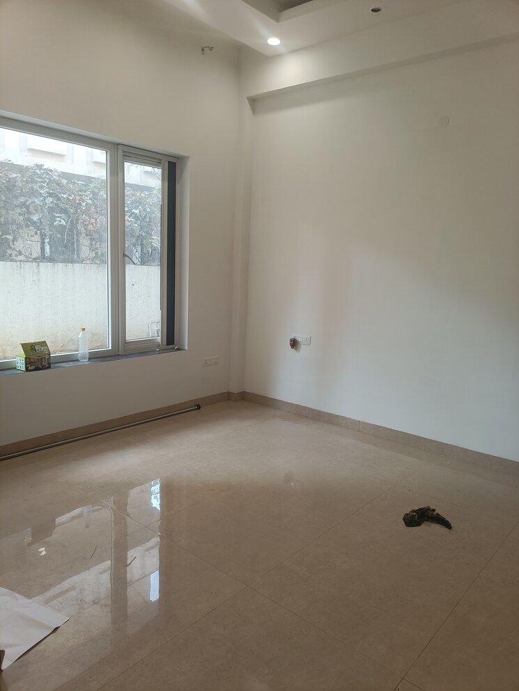 Room, sector 52 3 Bedroom 2300 Sq.Ft. Builder Floor In Sector 52 Gurgaon 9639240