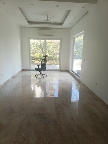 3 BHK Builder Floor For Rent in Sector 52