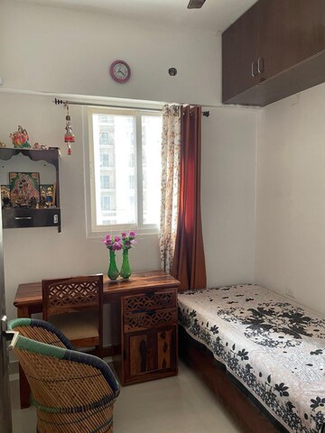 Bedroom in 2.5 BHK Apartment at Apex Golf Avenue, Sector 1 Greater Noida – for Rent