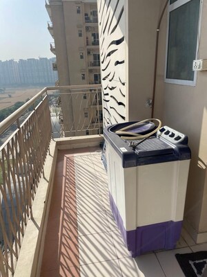 Kitchen in 2.5 BHK Apartment at Apex Golf Avenue, Sector 1 Greater Noida – for Rent