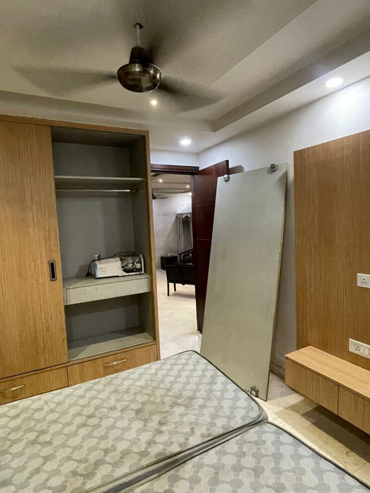 Kitchen, triveni-apartments-cghs 3 Bedroom 1500 Sq.Ft. Apartment In Paschim Vihar Delhi 9639262