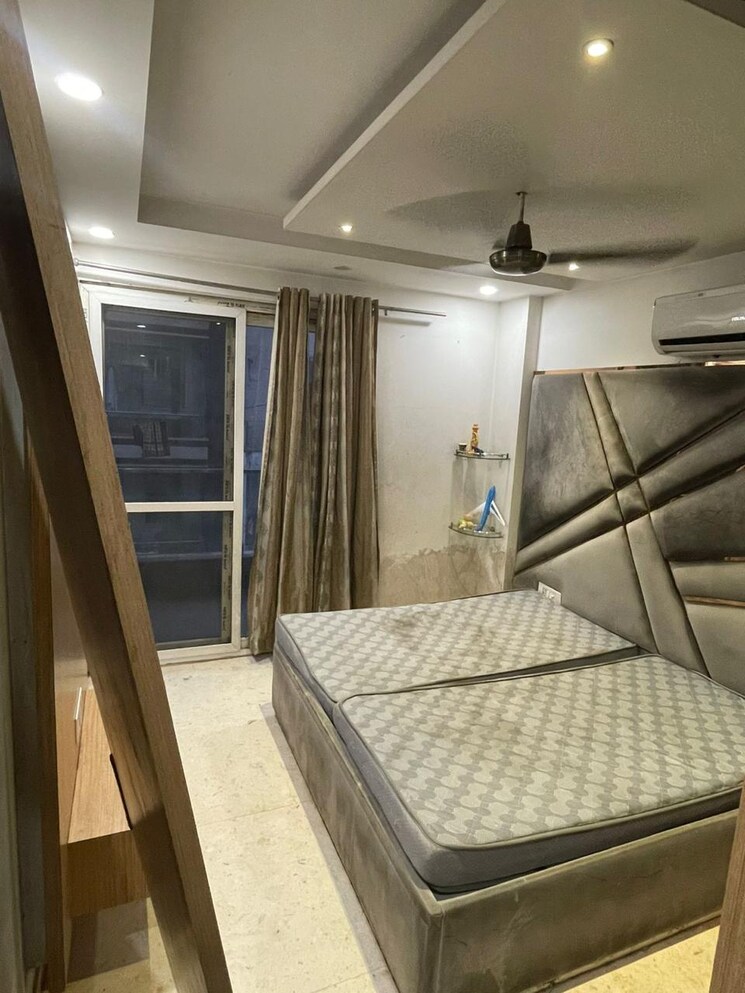 Bedroom, triveni-apartments-cghs 3 Bedroom 1500 Sq.Ft. Apartment In Paschim Vihar Delhi 9639262