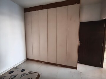 Room in 3 BHK Apartment at Prestige Beverly Hills, Kokapet – for Rent