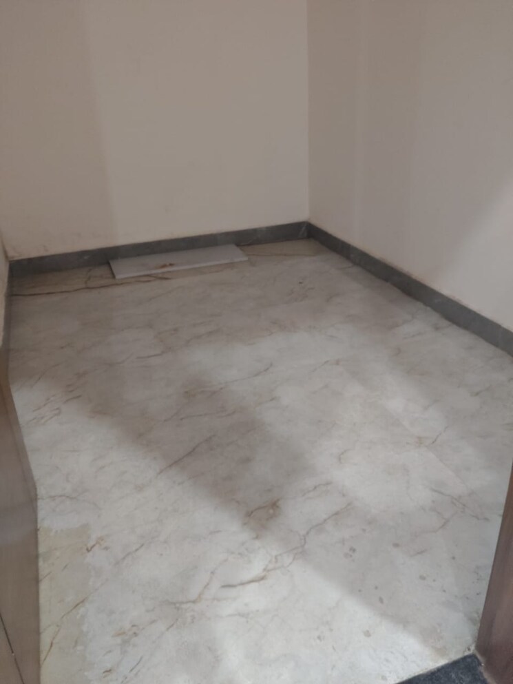 Room, sector 92 2 Bedroom 200 Sq.Mt. Independent House In Sector 92 Noida 9639281